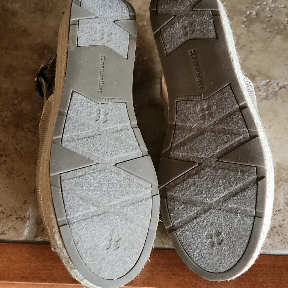 Naturalizer womans praline gold wedge sandal size 8.5 - Picture 8 of 12